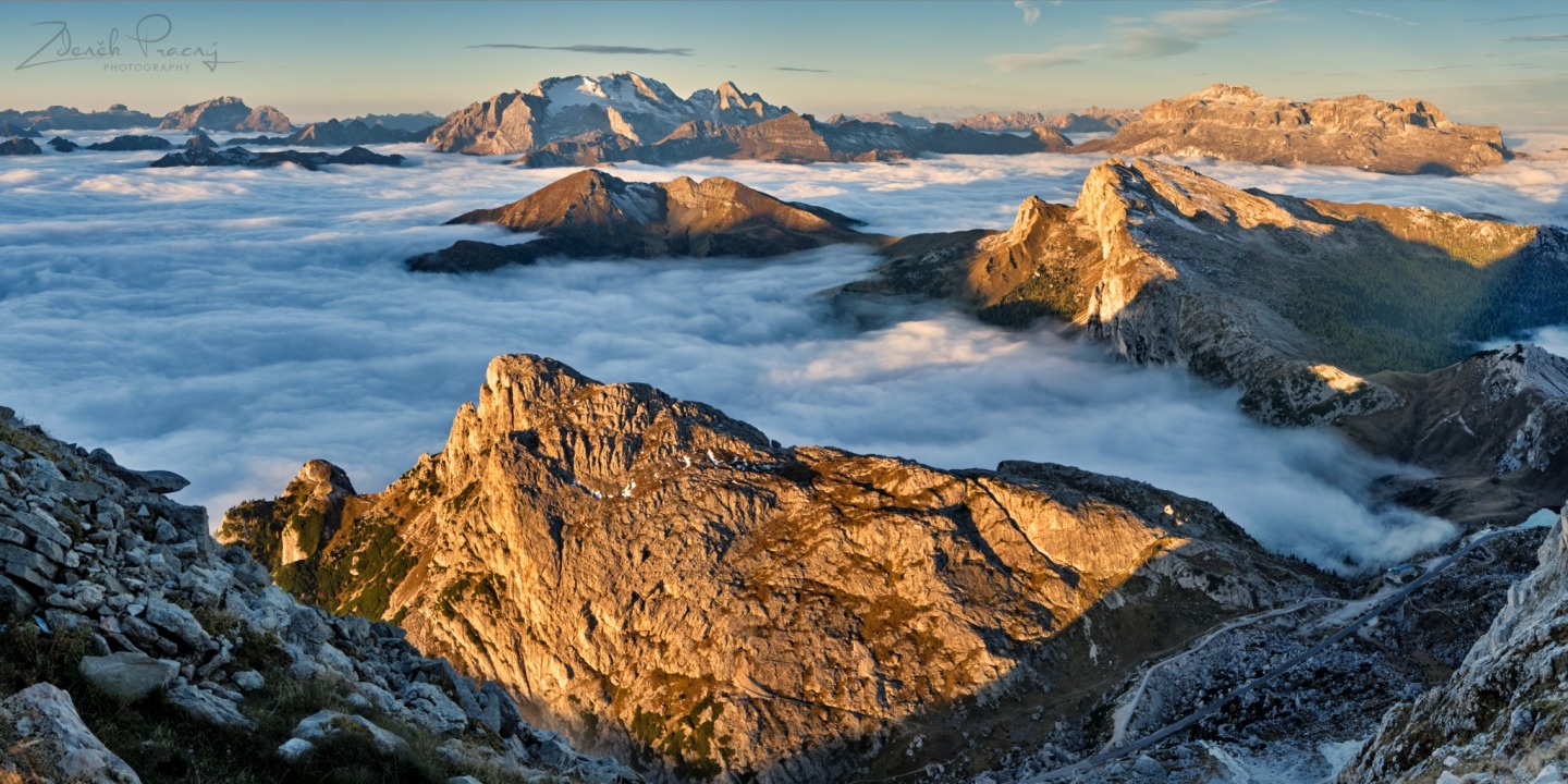 Dolomity v moři