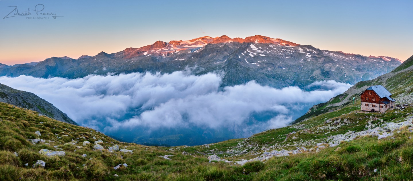 Kattowitzer Hütte a ranní Hochalmspitze