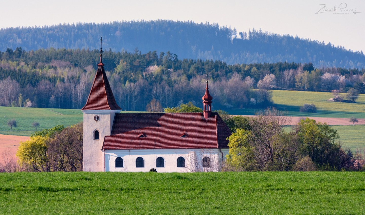 Kostel v Třebsku a Třemošná
