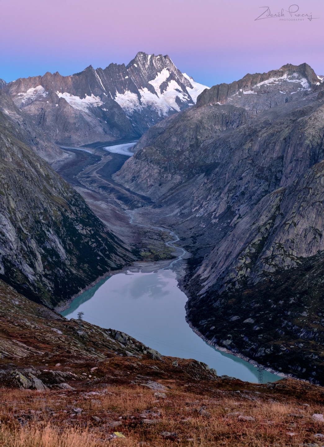 Schreckhorn with Grimselsee