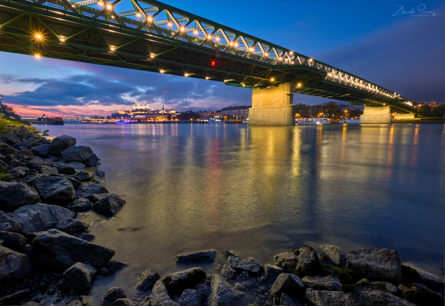 Večerní Bratislava